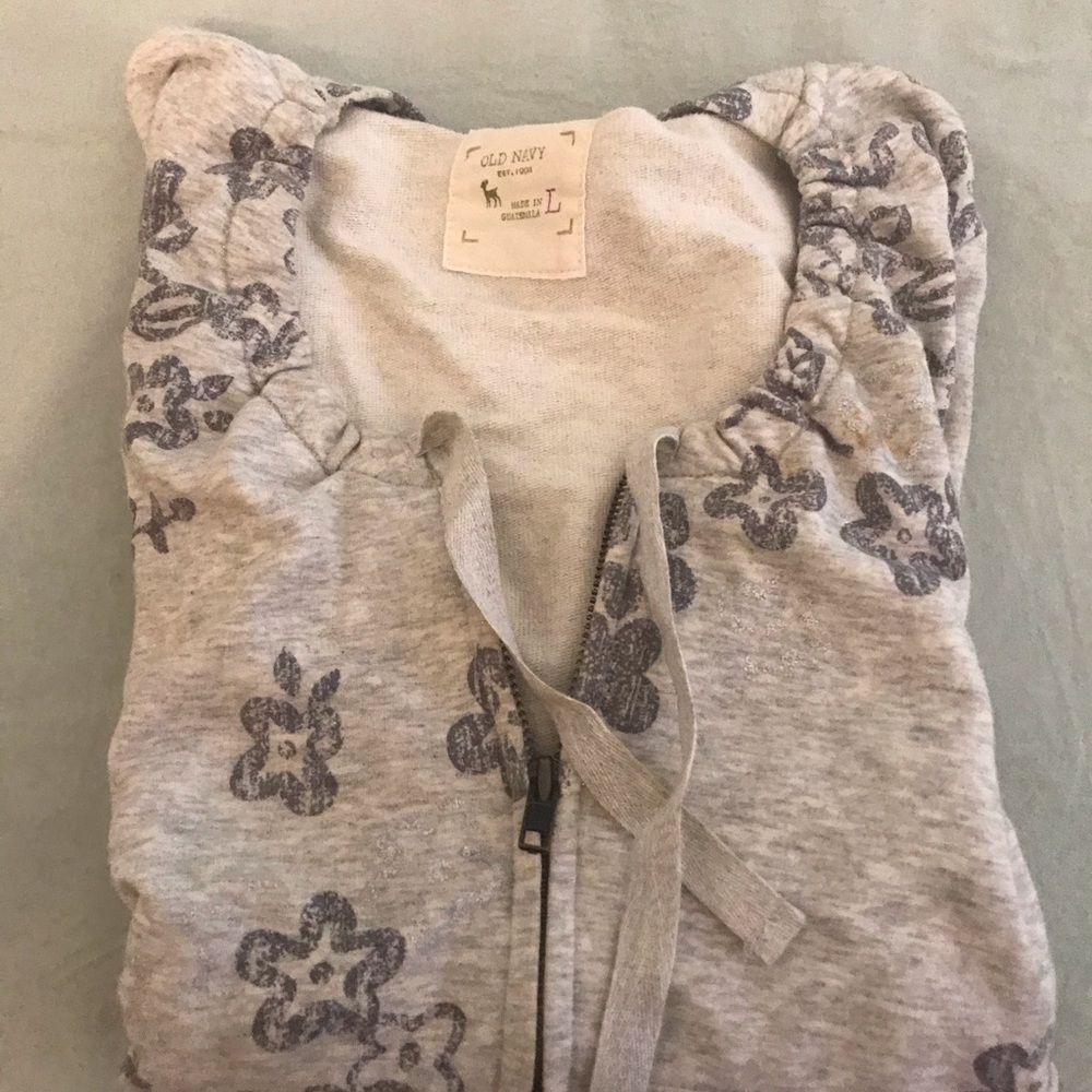 Sweatshirt with zipper in front with hoodie